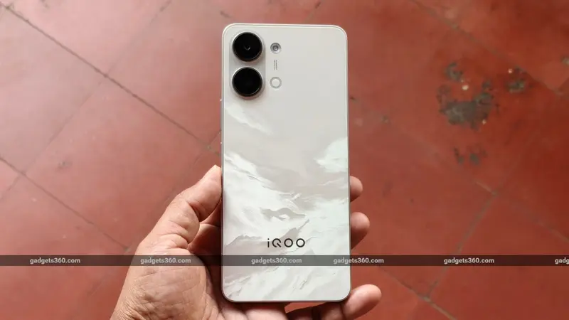 iQOO Z11 Lite Review: ₹19,999-க்கு 6,500mAh பேட்டரி — வாங்கலாமா? நிறை, குறைகள்