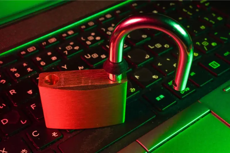 SBI Data Leak: 3,897 வாடிக்கையாளர்களின் தகவல்கள் dark web-ல் — வங்கி விசாரணை